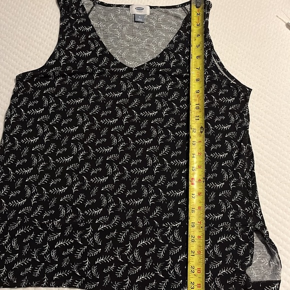 Old Navy Black Top - Picture 7 of 8